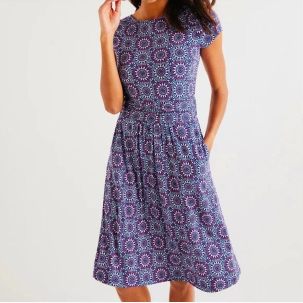 Boden Amelie Jersey Knit Short Sleeve Dress Blue White Pink Pattern Size 2 J0326
